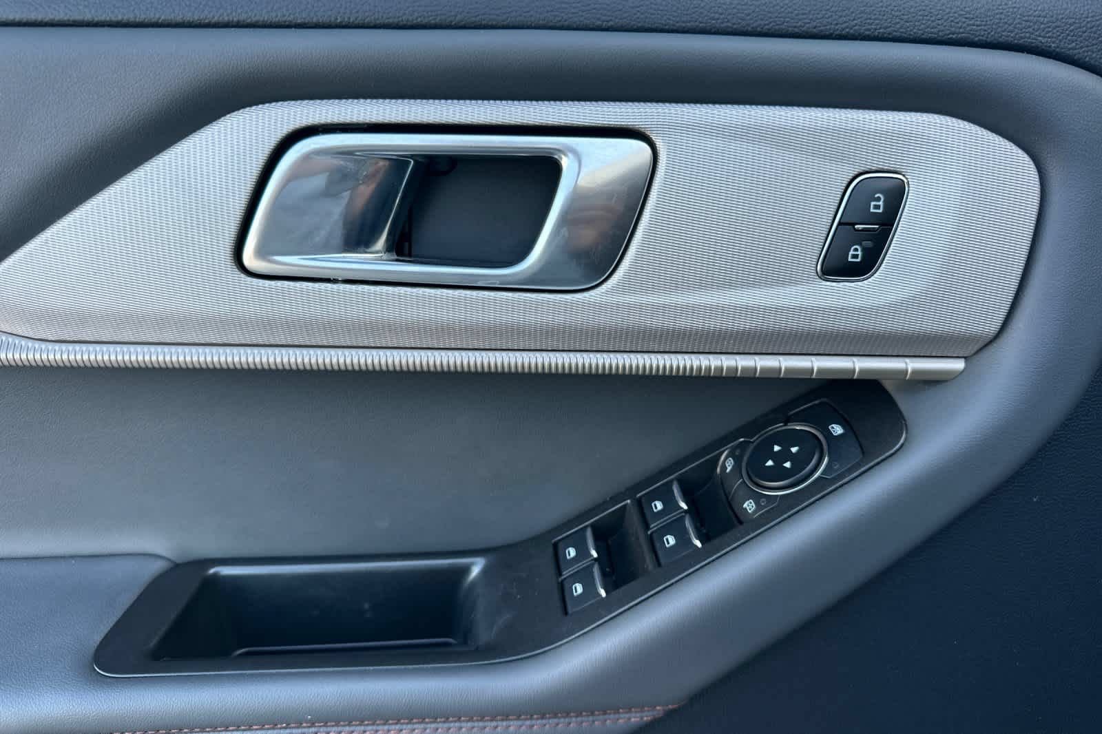 Certified 2025 Ford Explorer Active RWD image 13