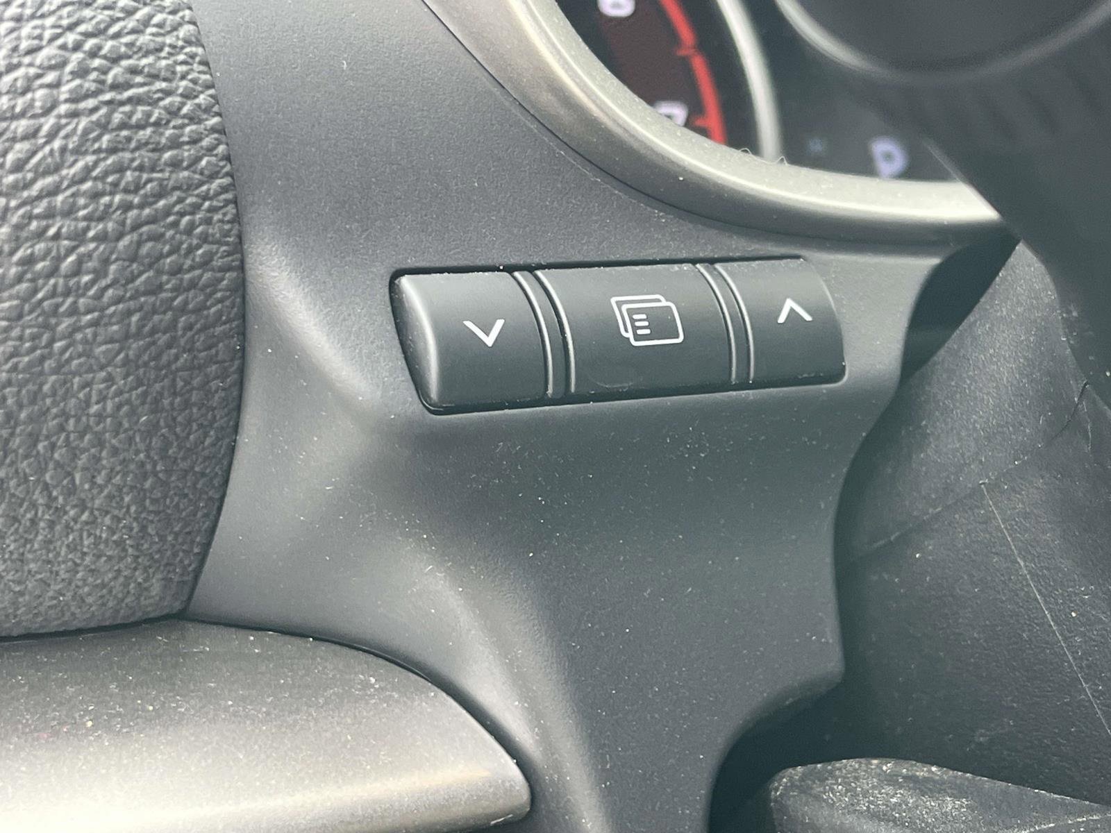 Used 2020 Mitsubishi Eclipse Cross LE image 29