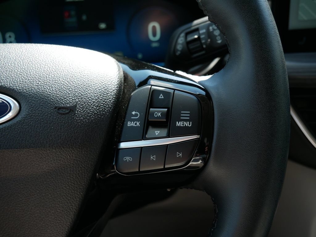 Certified 2023 Ford Escape Platinum AWD/4WD image 18