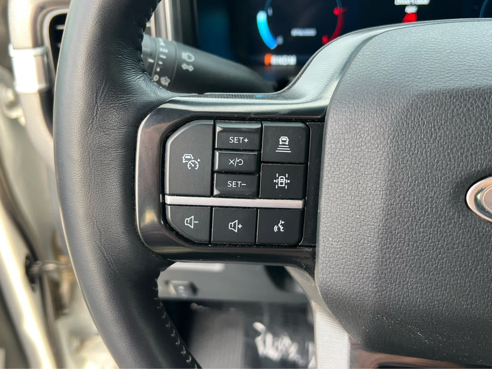 Certified 2026 Ford F350 Platinum AWD/4WD image 32