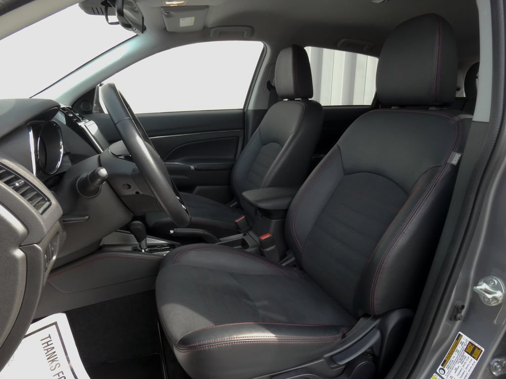 Used 2025 Mitsubishi Outlander Sport AWD image 7