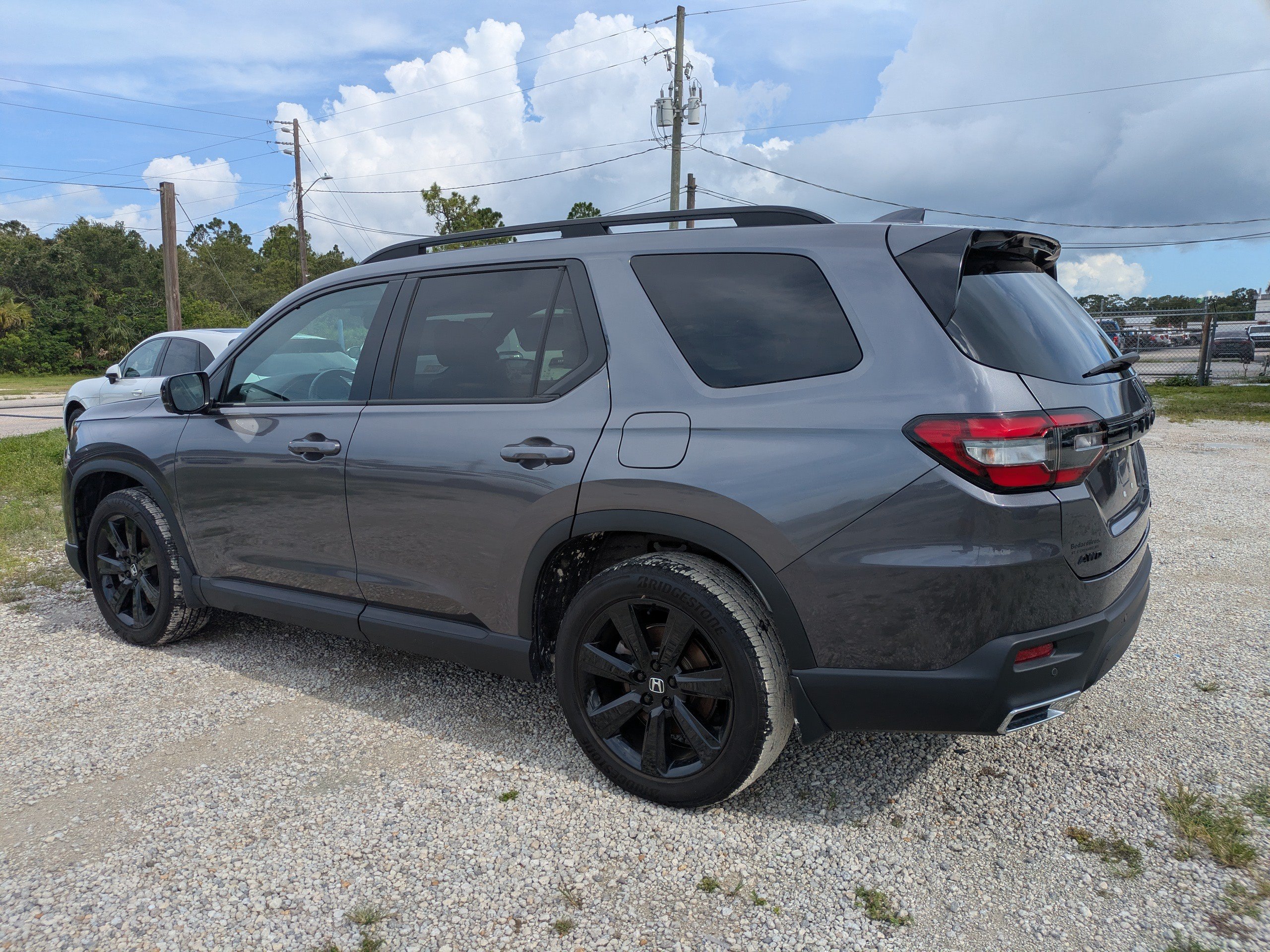 Used 2025 Honda Pilot Black Edition image 6