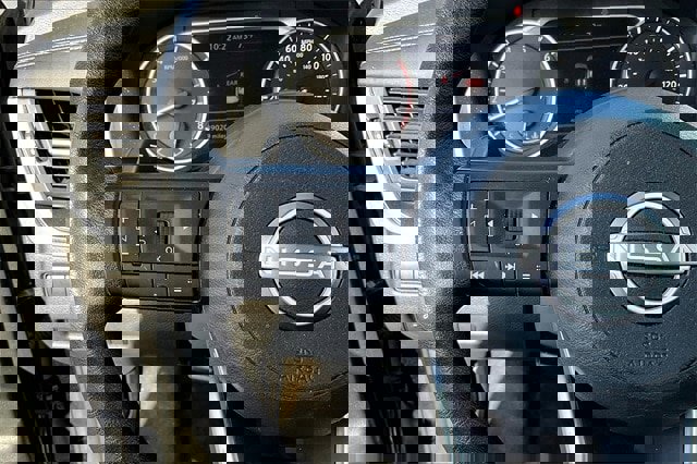 Used 2024 Nissan Rogue SV image 17