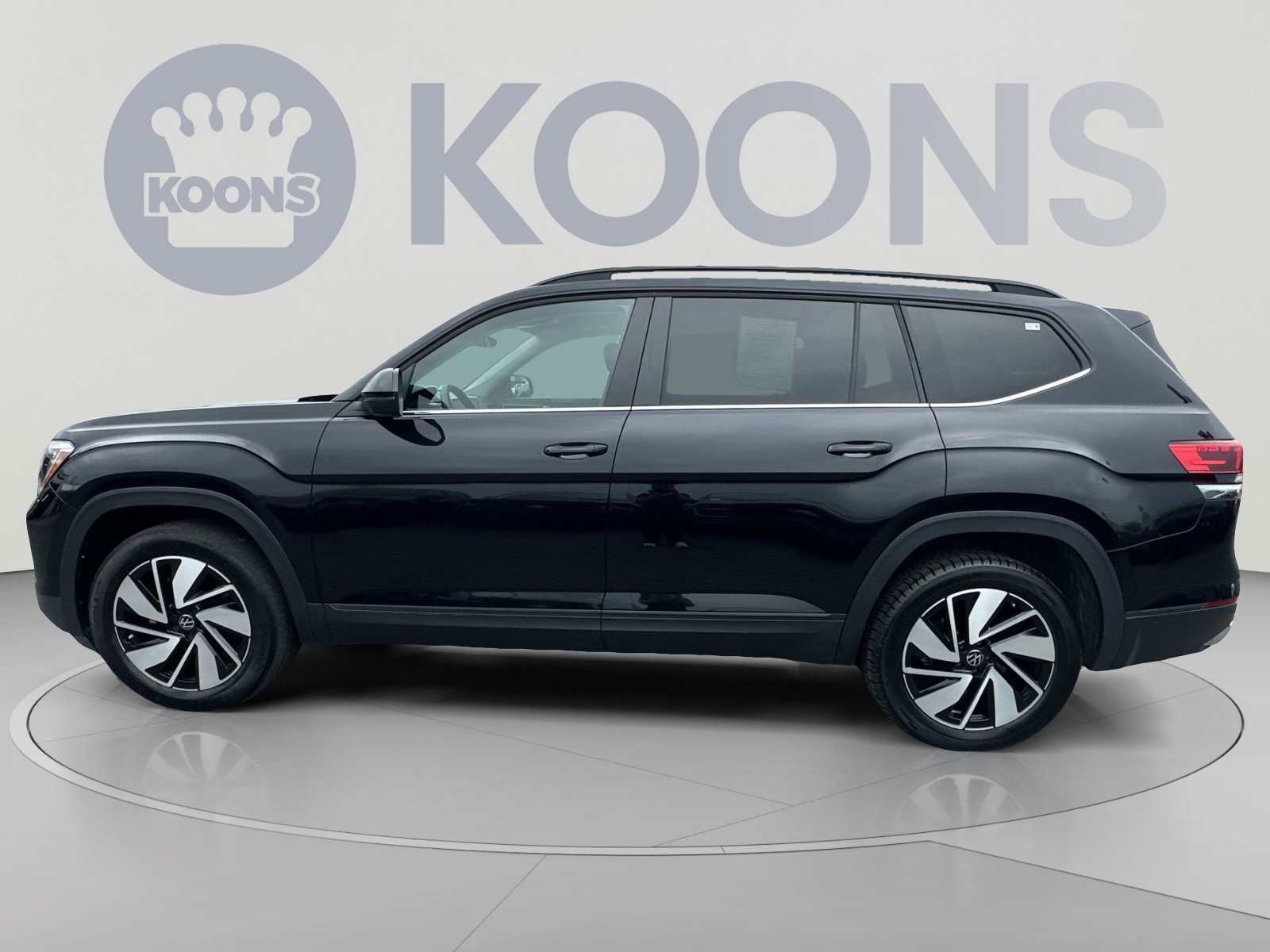 Used 2025 Volkswagen Atlas SE AWD/4WD image 7