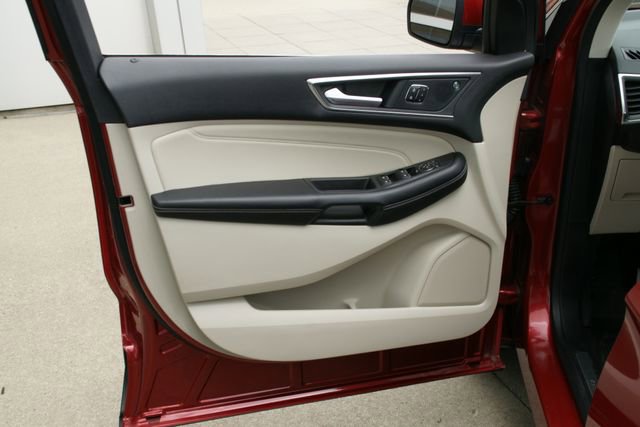 Certified 2022 Ford Edge Titanium w/ Class II Trailer Tow Package image 14