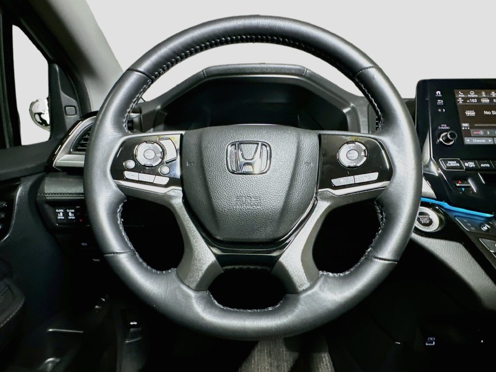 Used 2023 Honda Odyssey Touring image 13