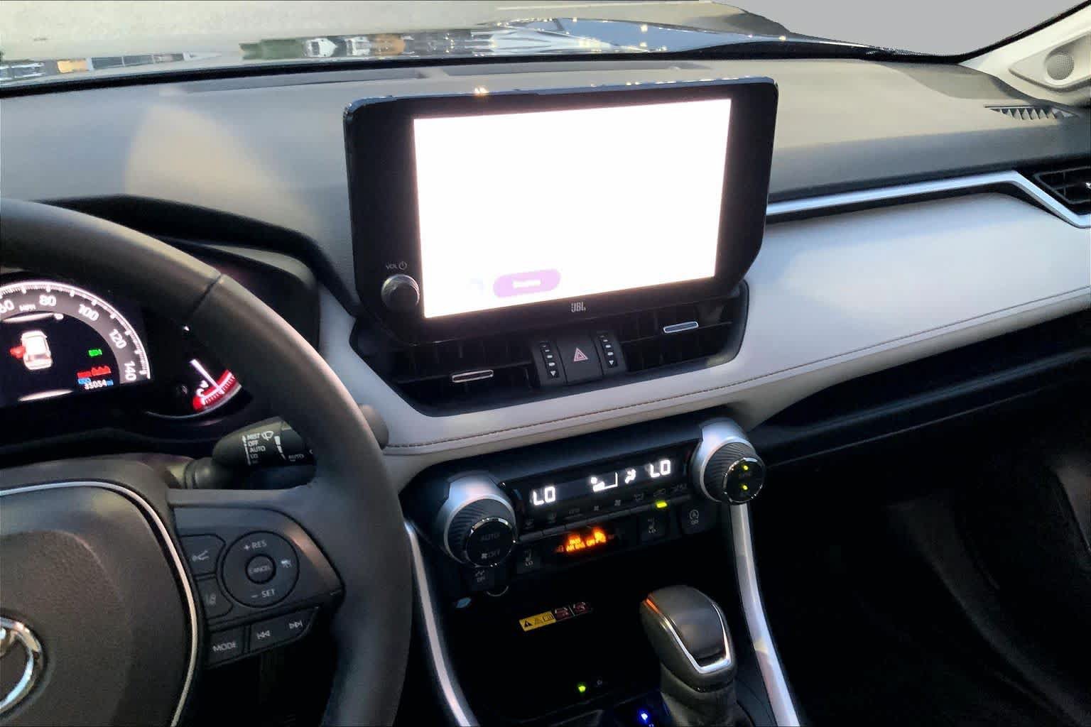 Used 2023 Toyota RAV4 XLE Premium FWD image 7