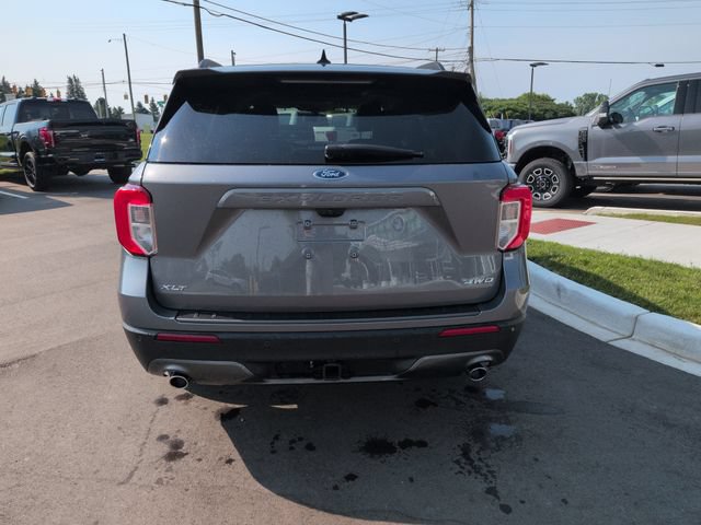 Certified 2023 Ford Explorer XLT w/ Equipment Group 202A AWD/4WD image 4