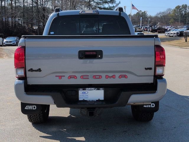 Used 2019 Toyota Tacoma TRD Sport image 3