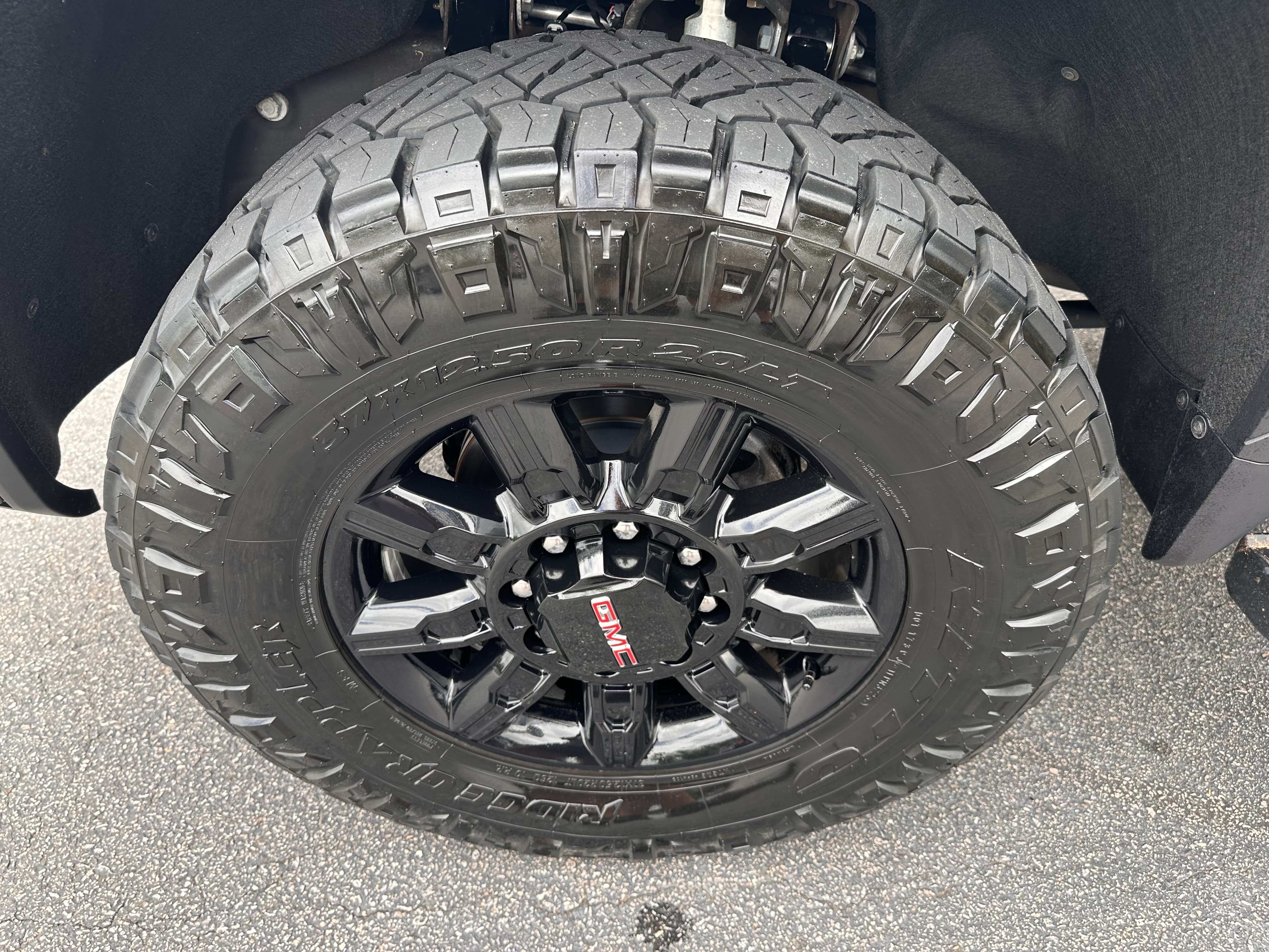 Used 2024 GMC Sierra 2500 AT4 w/ AT4 Premium Plus Package AWD/4WD image 32