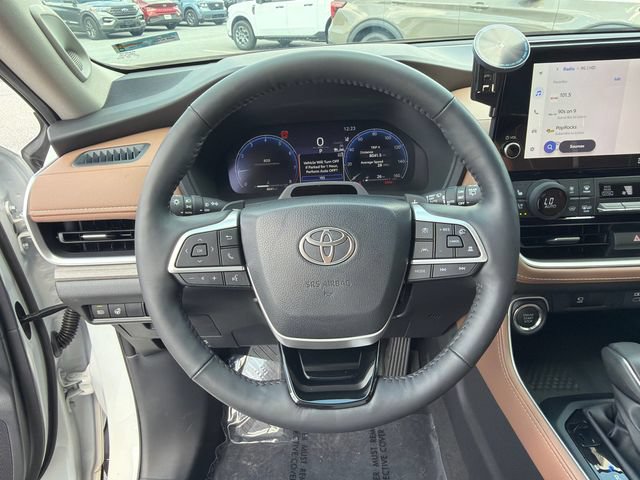 Used 2026 Toyota Grand Highlander AWD image 27