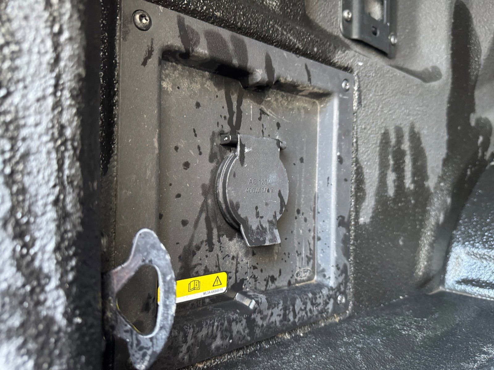 Certified 2022 Ford F150 Lariat w/ Equipment Group 502A High image 19