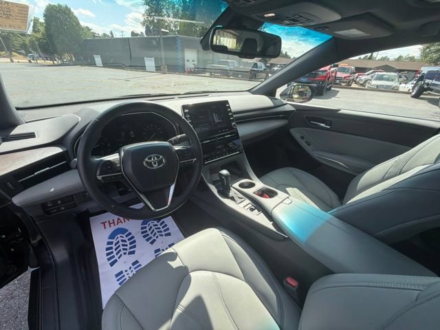 Used 2022 Toyota Avalon XLE w/ Moonroof Package FWD image 19