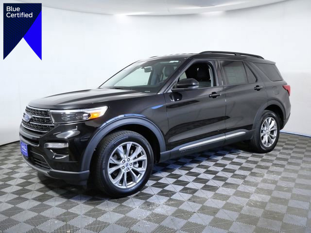 Certified 2024 Ford Explorer XLT w/ Equipment Group 202A AWD/4WD image 1