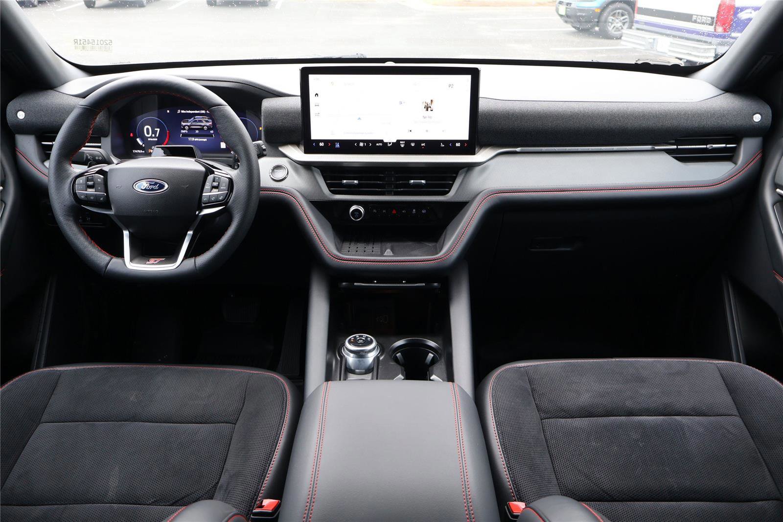 Certified 2025 Ford Explorer ST image 25