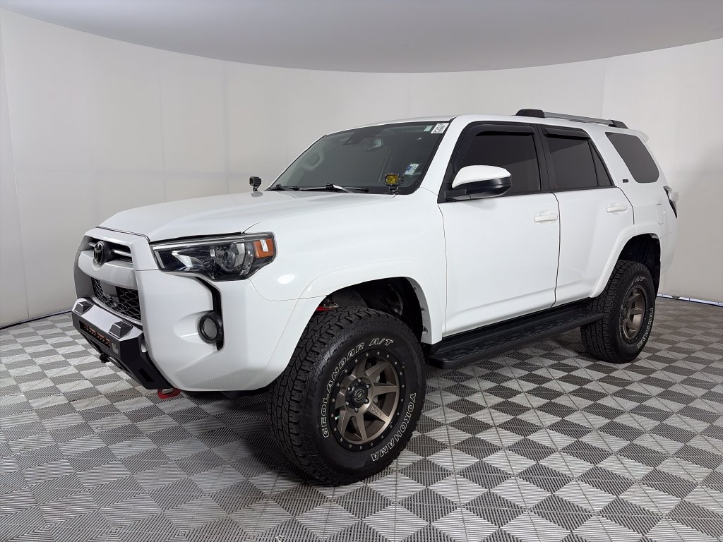 Used 2020 Toyota 4Runner 4WD image 3