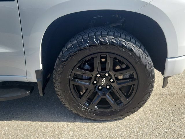 Used 2024 Chevrolet Silverado 1500 RST AWD/4WD image 15