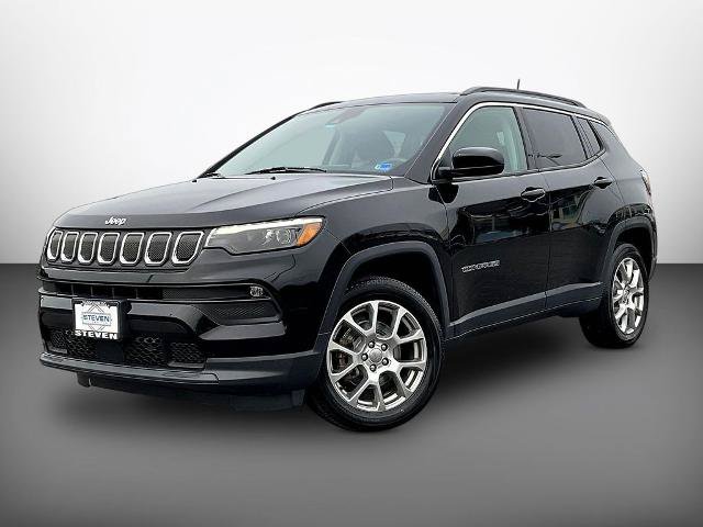 Used 2022 Jeep Compass Latitude w/ Sun and Sound Group AWD/4WD image 3