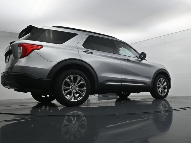 Certified 2022 Ford Explorer XLT w/ Equipment Group 202A AWD/4WD image 38