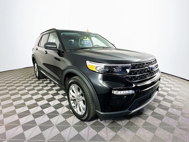 Certified 2023 Ford Explorer XLT w/ Equipment Group 202A image 3