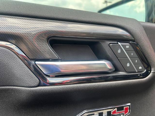 Used 2025 GMC Sierra 1500 AT4 w/ AT4 Premium Package AWD/4WD image 13