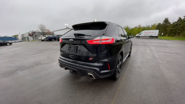 Certified 2020 Ford Edge ST w/ Cold Weather Package AWD/4WD image 9