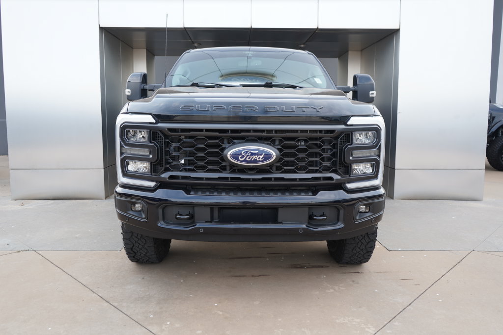 Certified 2024 Ford F250 Lariat w/ Lariat Ultimate Package AWD/4WD image 4