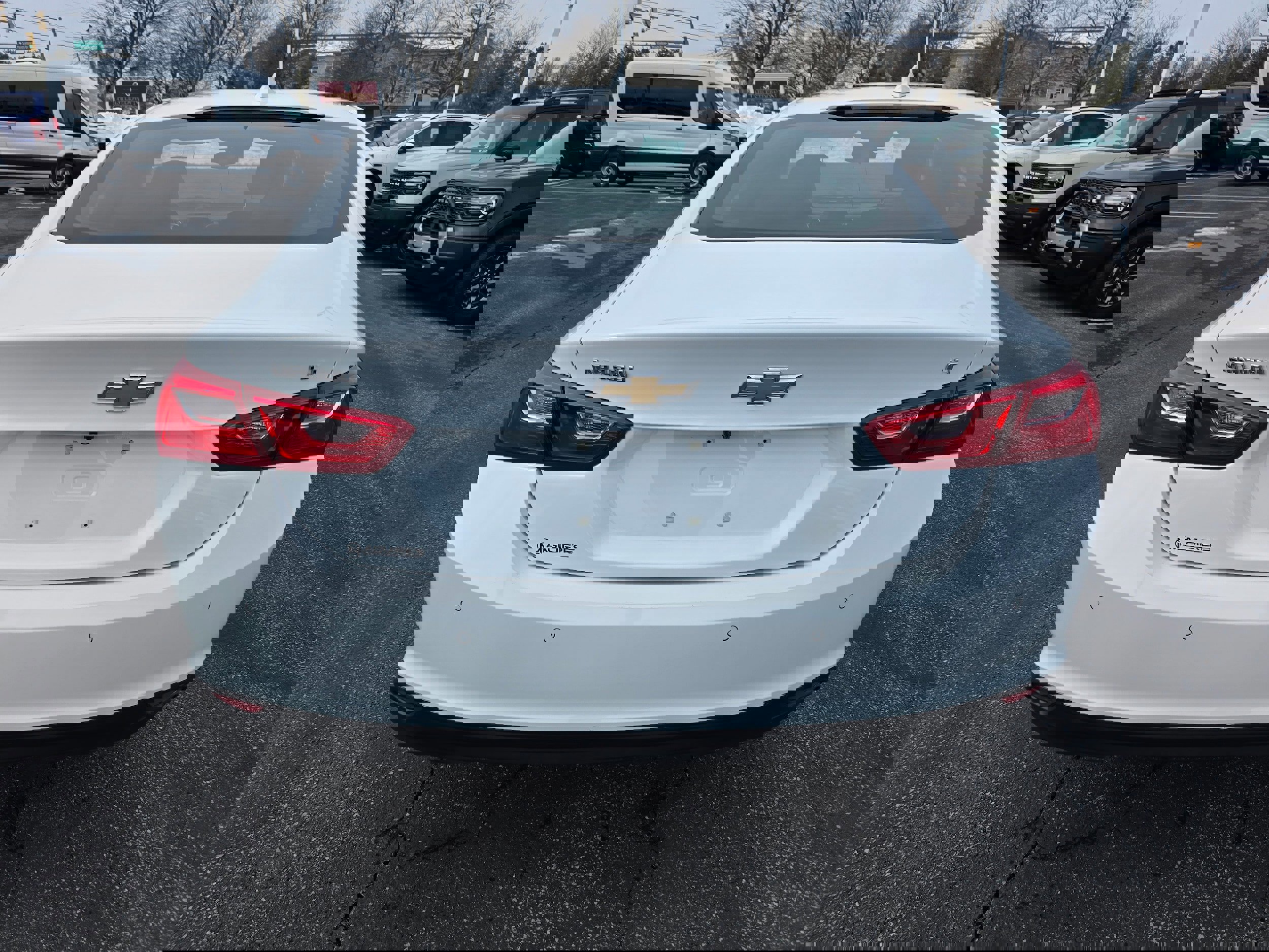 Used 2024 Chevrolet Malibu LT image 3