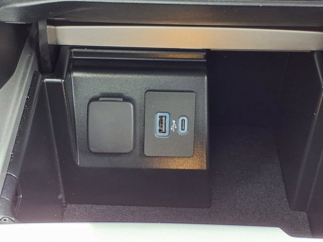 Certified 2023 Ford Explorer Limited w/ Limited Technology Package AWD/4WD image 15
