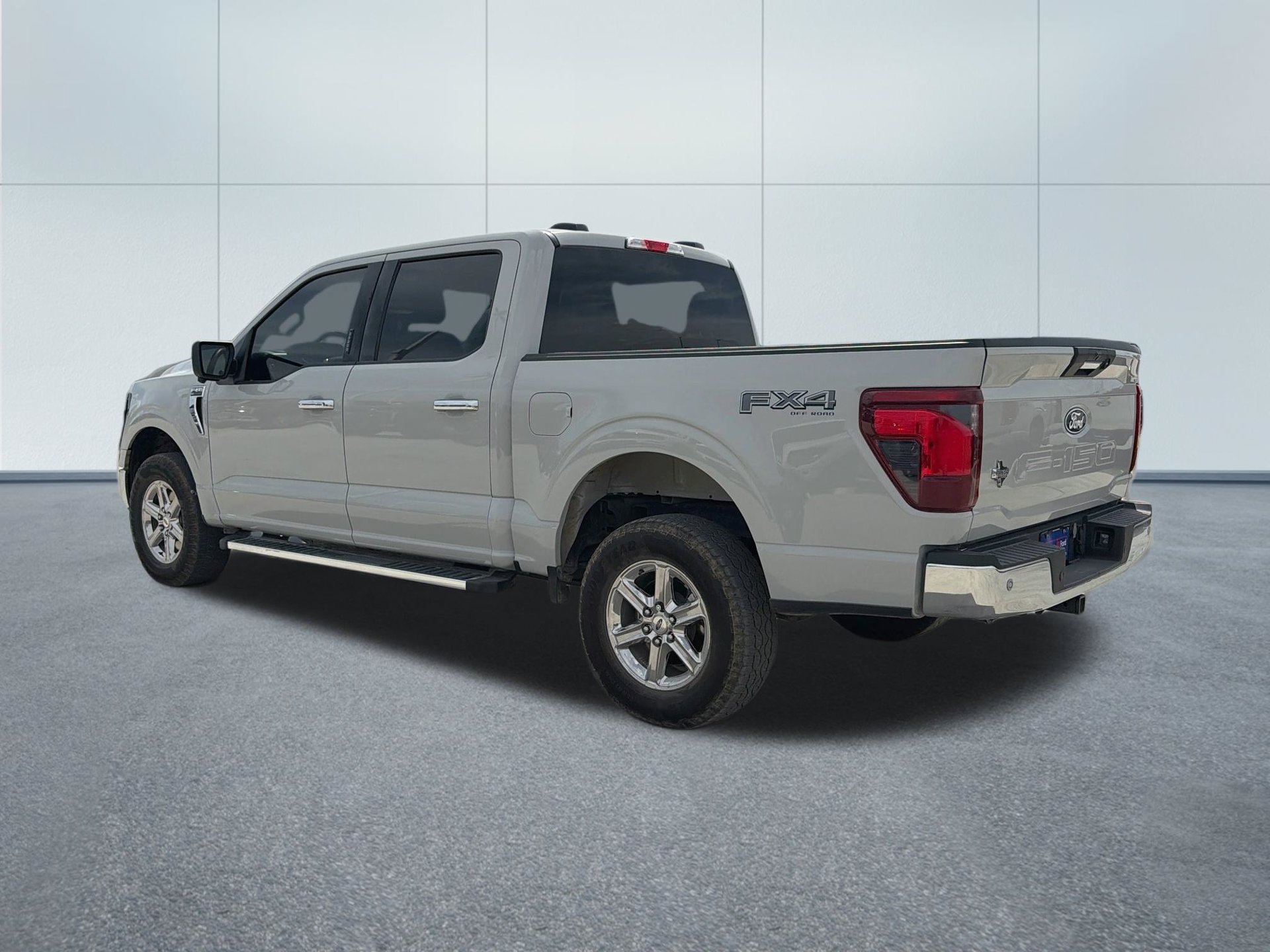 Certified 2024 Ford F150 XLT w/ FX4 Off-Road Package AWD/4WD image 9