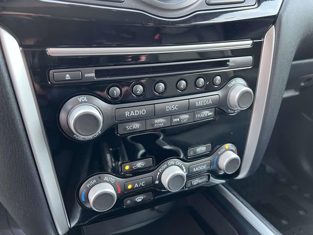 Used 2017 Nissan Pathfinder S image 21