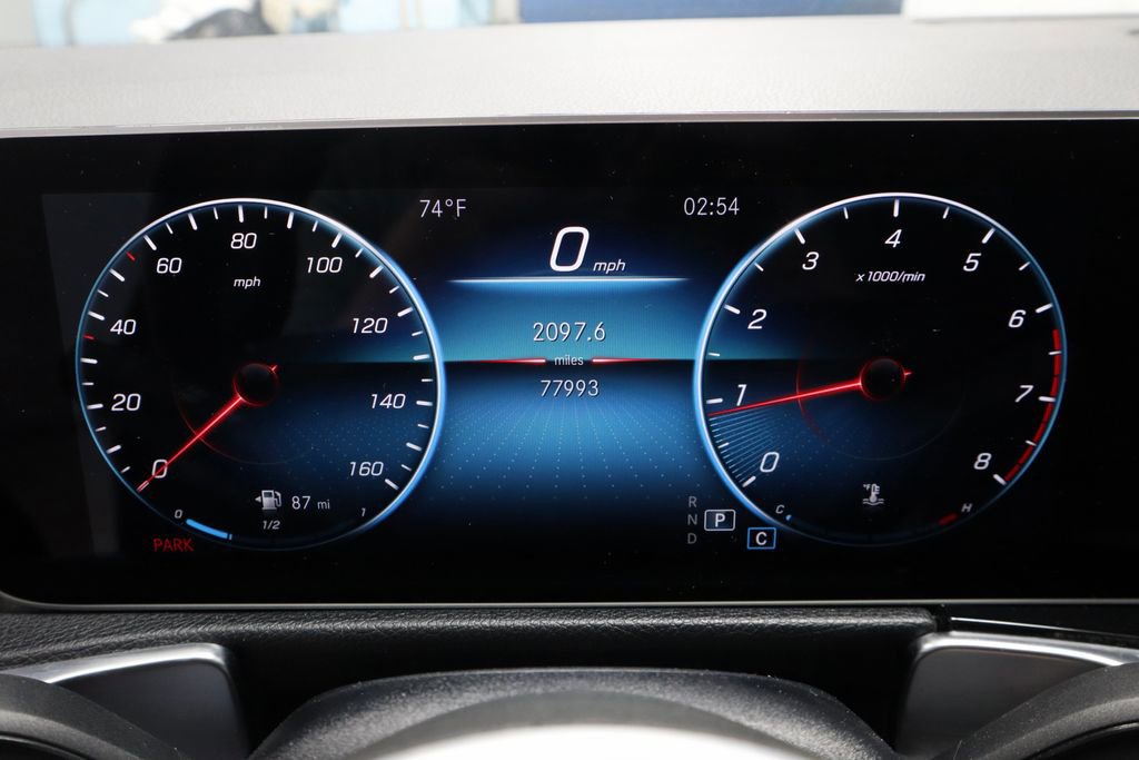 Used 2021 Mercedes-Benz GLB 250 4MATIC image 28
