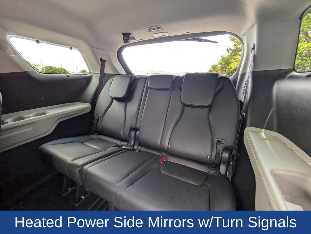 Used 2024 Kia Carnival EX FWD image 17