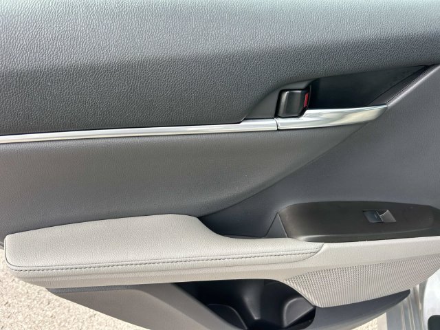 Used 2023 Toyota Camry XLE w/ Navigation Package FWD image 18
