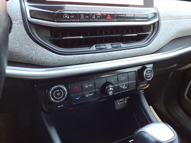 Used 2022 Jeep Compass Latitude image 27