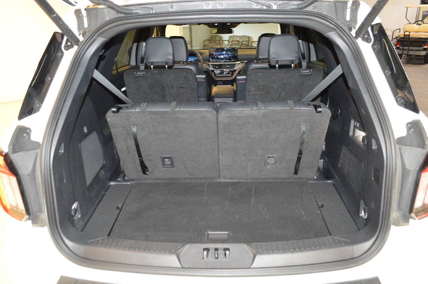 Certified 2025 Ford Explorer ST-Line image 14