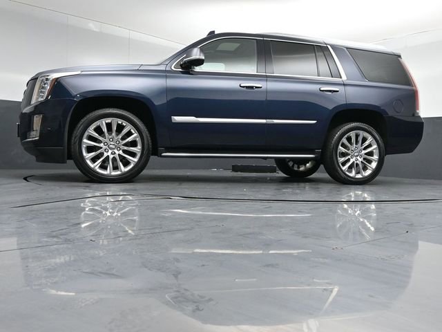 Used 2018 Cadillac Escalade Luxury AWD/4WD image 37