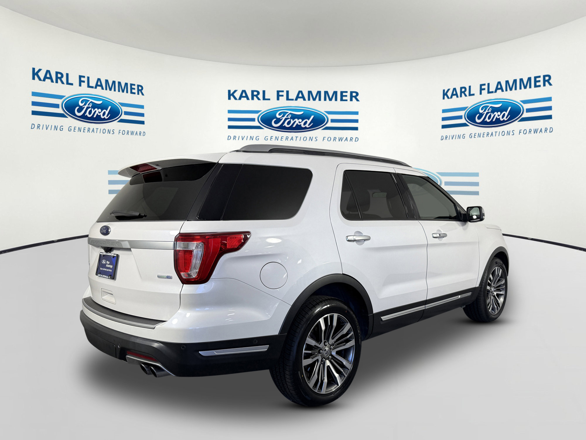 Certified 2019 Ford Explorer Platinum image 3
