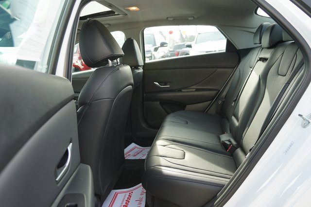 Used 2023 Hyundai Elantra Limited image 8