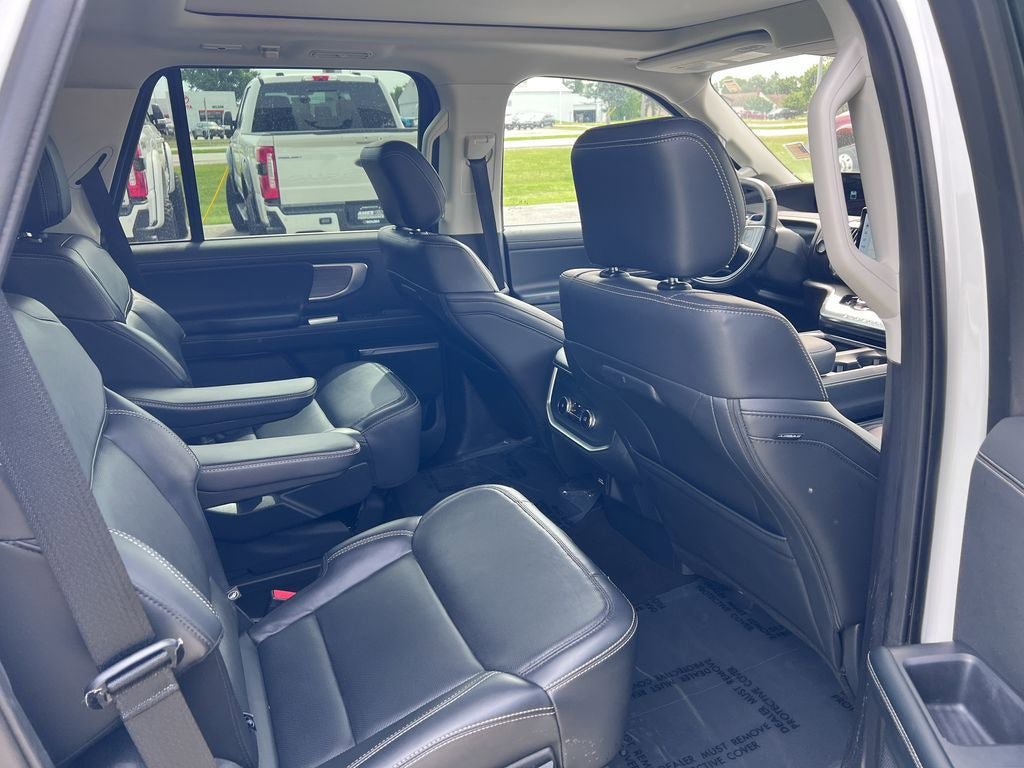 Certified 2025 Ford Expedition Platinum AWD/4WD image 21
