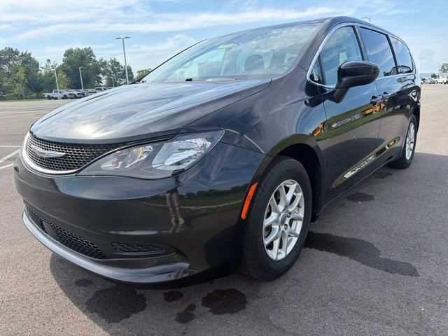 Used 2022 Chrysler Voyager LX FWD video 2