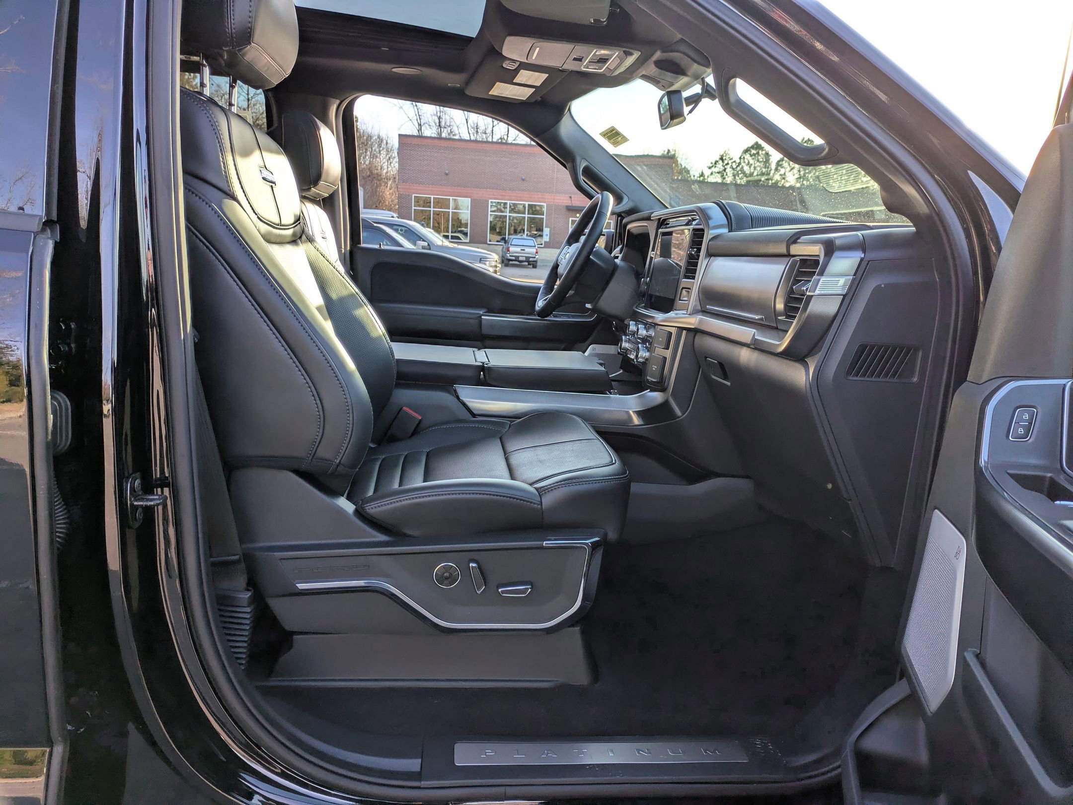 Certified 2025 Ford F150 Platinum w/ Equipment Group 702A High image 44