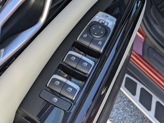 Used 2023 Kia Carnival SX image 16