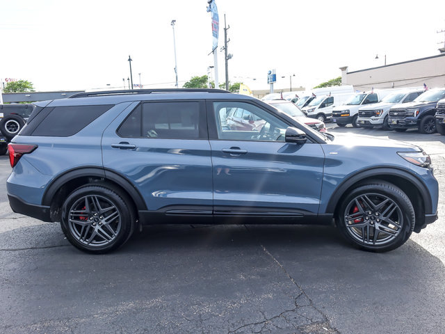 Certified 2026 Ford Explorer ST-Line w/ ST-Line Street Pack AWD/4WD image 9