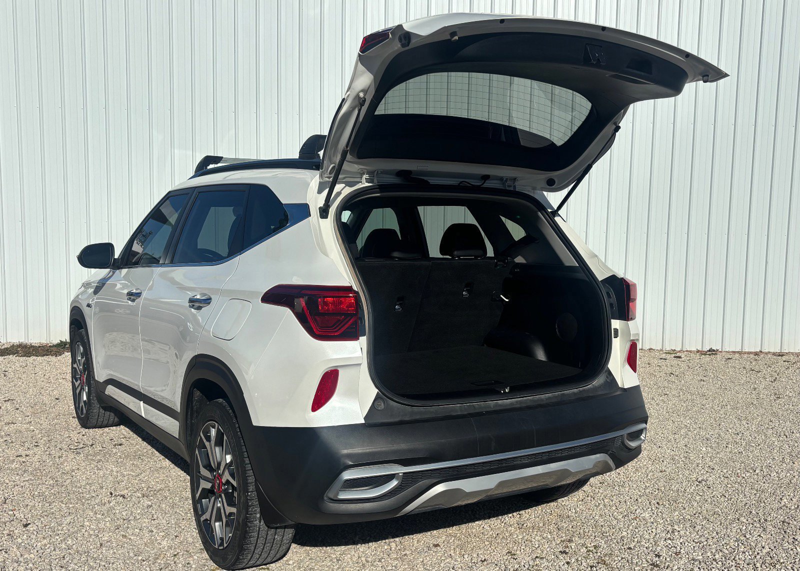 Used 2021 Kia Seltos SX image 3