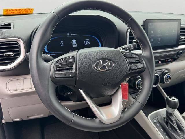 Used 2023 Hyundai Venue SEL FWD image 17