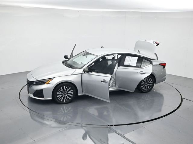 Used 2024 Nissan Altima 2.5 SV image 43