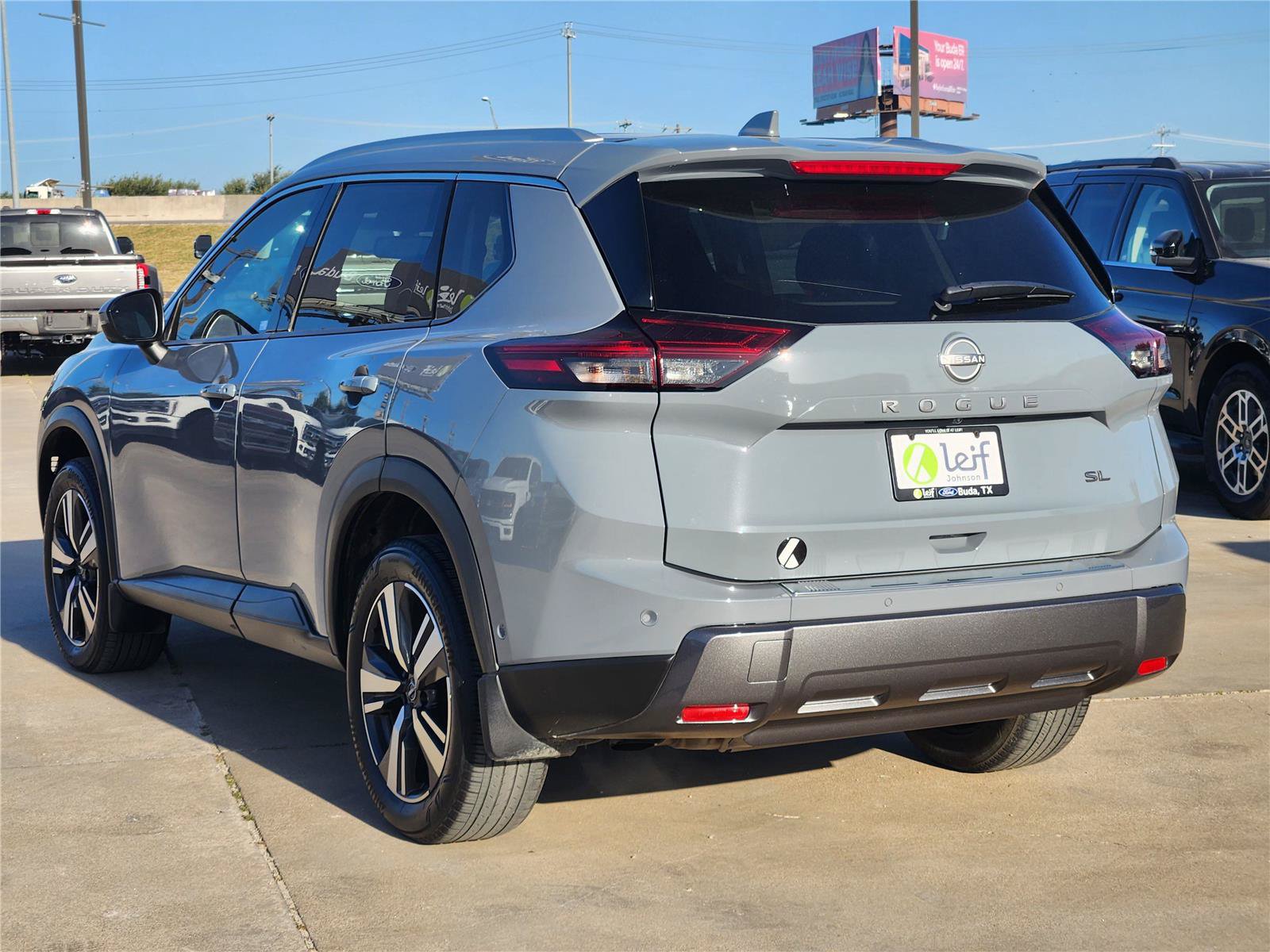 Used 2024 Nissan Rogue SL FWD image 5