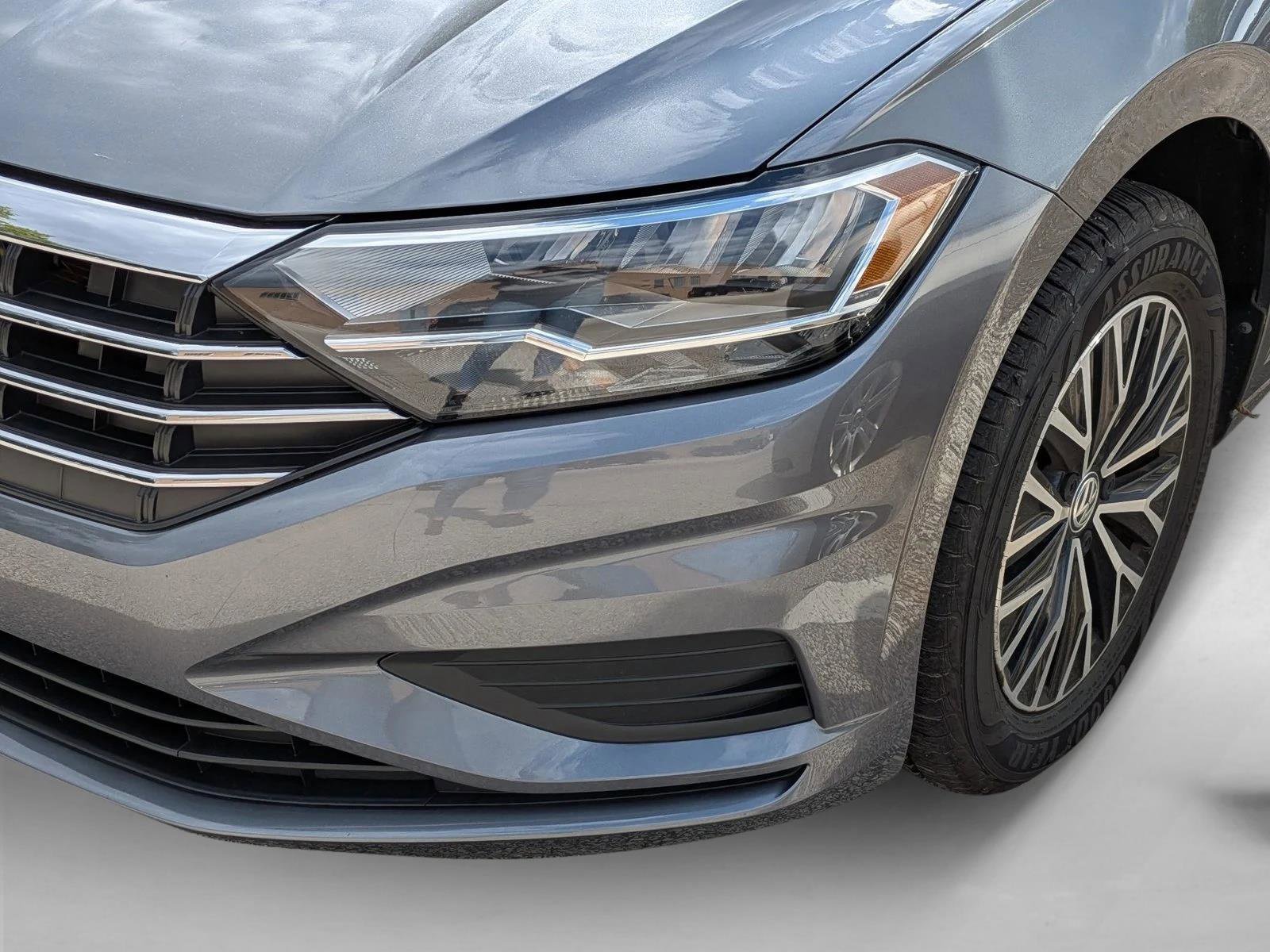 Used 2020 Volkswagen Jetta SE w/ SE Cold Weather Package FWD image 10