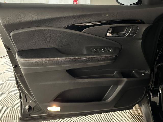 Used 2018 Honda Ridgeline Black Edition image 15